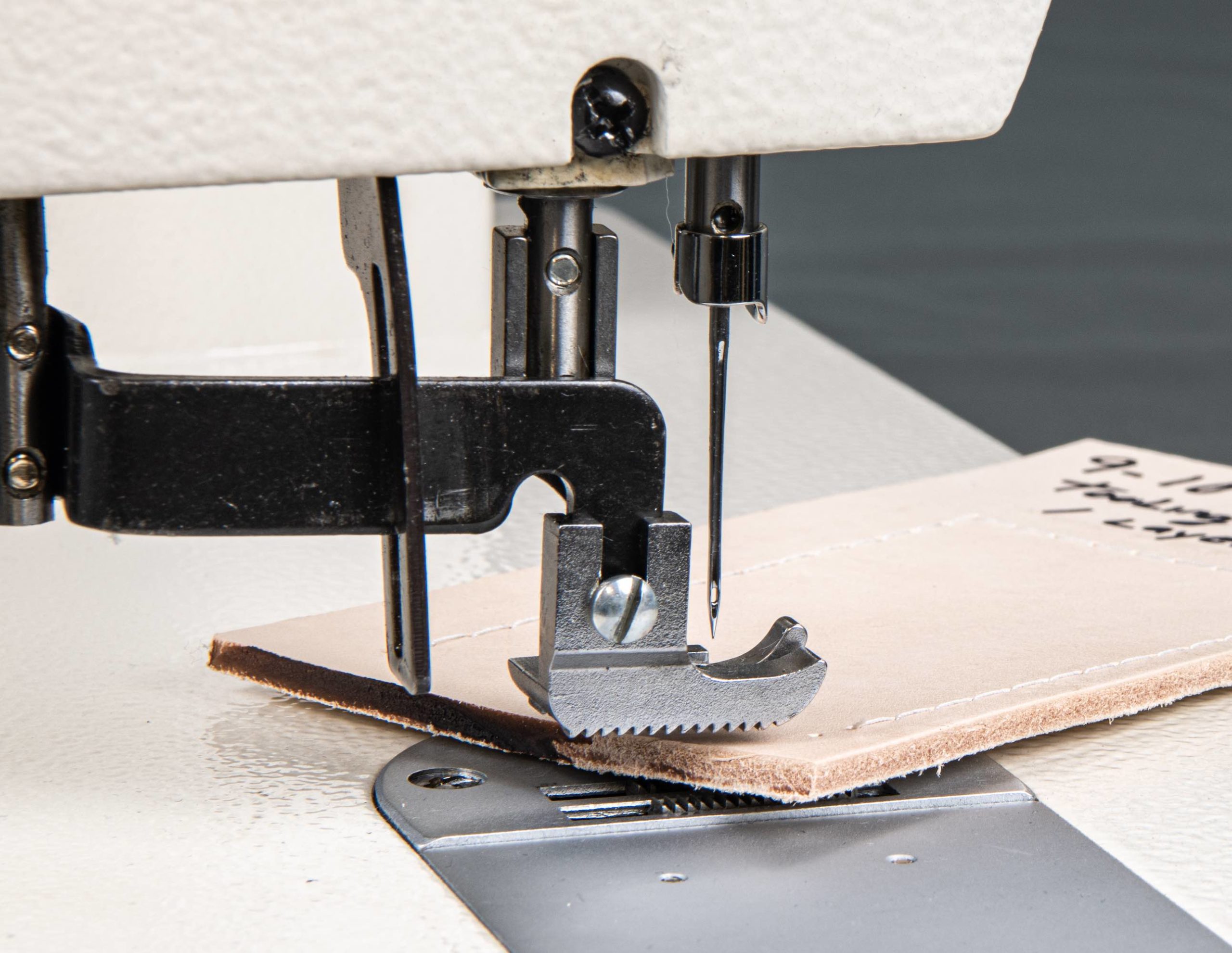 Omega WF22ZZ Heavy Duty Industrial Sewing Machine For Upholstery & Leather W/ Walking Foot